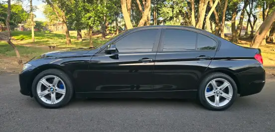 BMW-320i-2013