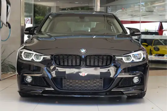 BMW-320i-2018