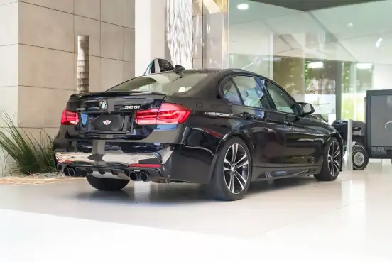BMW-320i-2018