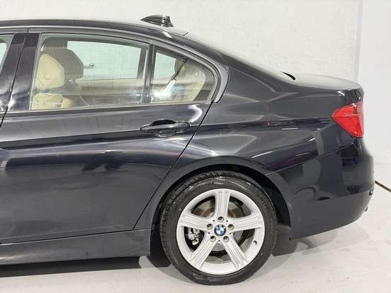 BMW-320i-2015