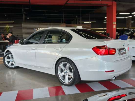 BMW-320i-2015