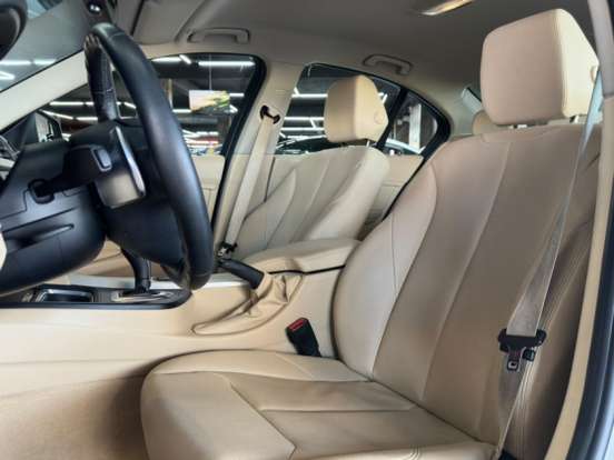 BMW-320i-2015