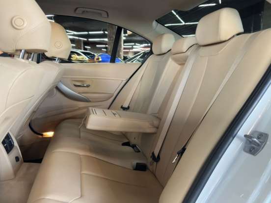 BMW-320i-2015
