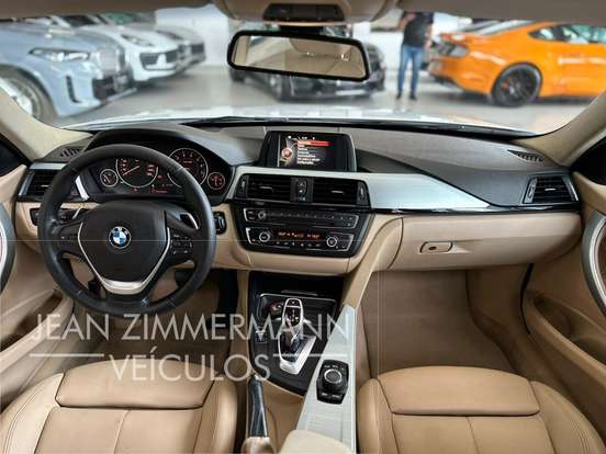 BMW-320i-2015