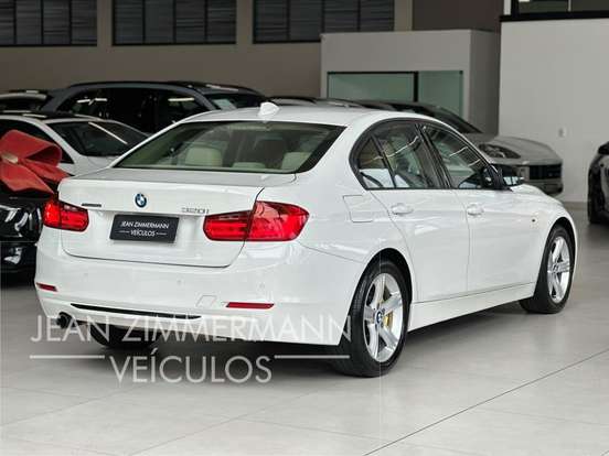 BMW-320i-2015