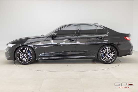 BMW-320i-2022