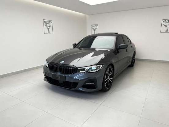 BMW-320i-2022
