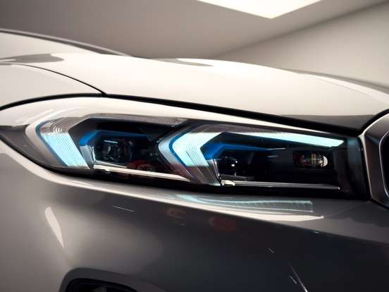 BMW-320i-2025