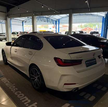 BMW-320i-2024