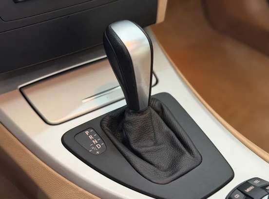 BMW-320i-2010
