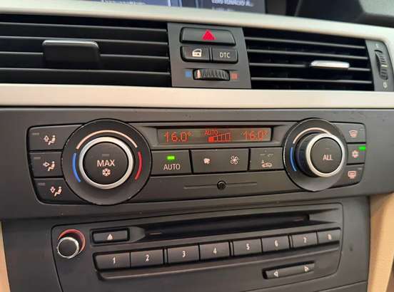 BMW-320i-2010