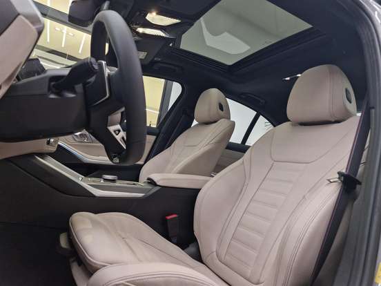 BMW-330e-2025