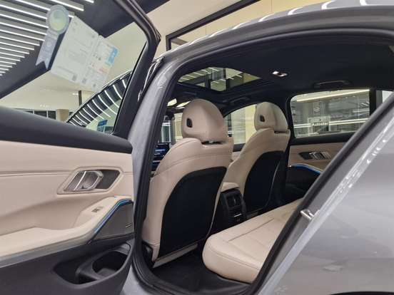 BMW-330e-2025
