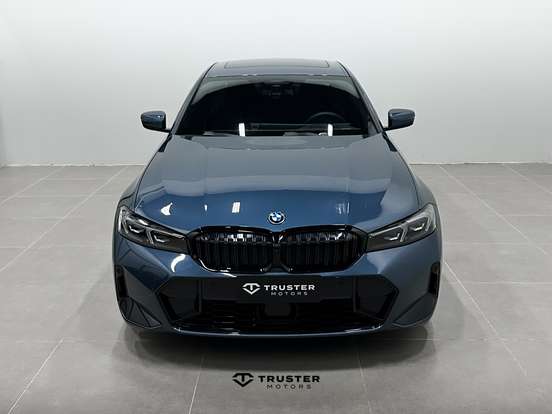 BMW-330e-2025