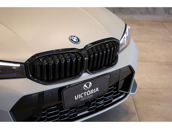 BMW-330e-2.0 16V TURBO HÍBRIDO M SPORT AUTOMÁTICO BMW-330e-2024