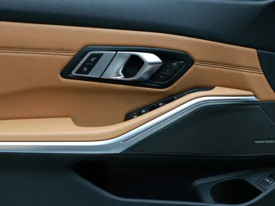 BMW-330i-2.0 16V TURBO GASOLINA M SPORT AUTOMÁTICO BMW-330i-2019