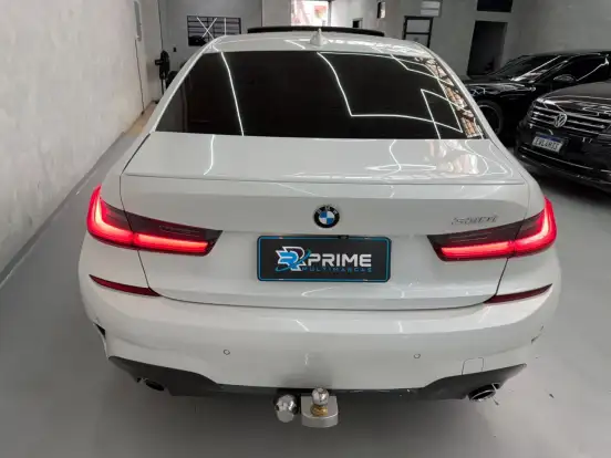 BMW-330i-2018