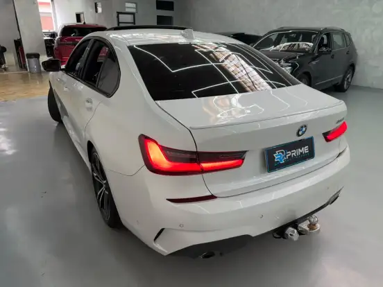 BMW-330i-2018