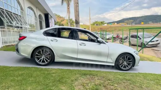 BMW-330i-2019