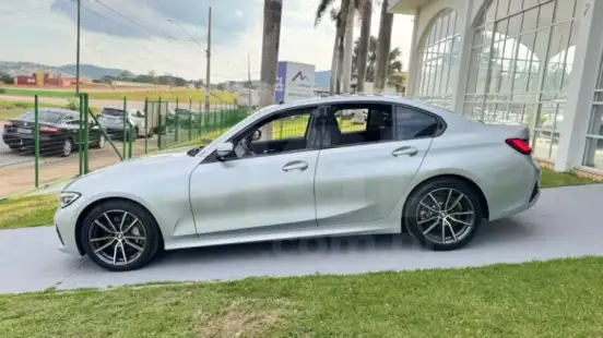 BMW-330i-2019