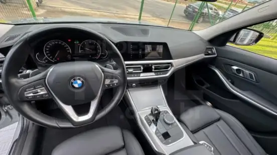 BMW-330i-2019