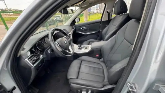 BMW-330i-2019