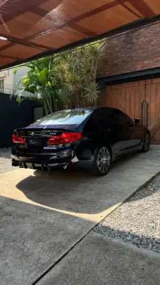 BMW-540i-2017