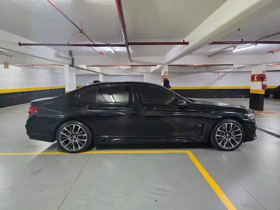 BMW-745Le-2021