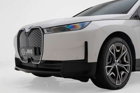 BMW-iX-2023