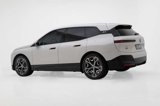 BMW-iX-2023