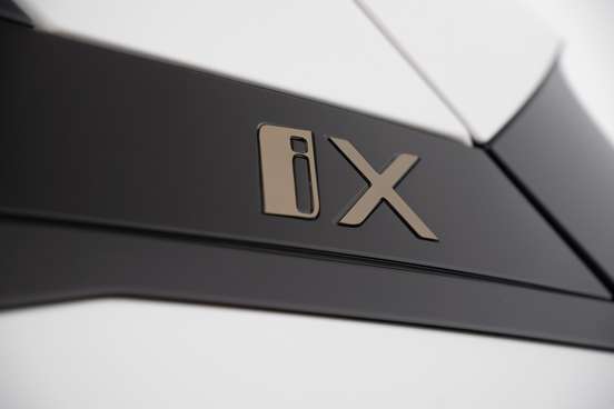 BMW-iX-2023