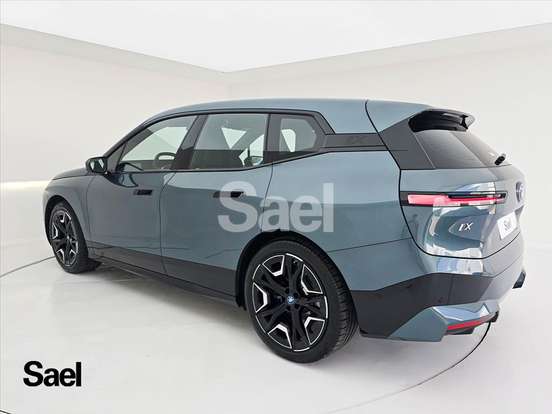 BMW-iX-2023