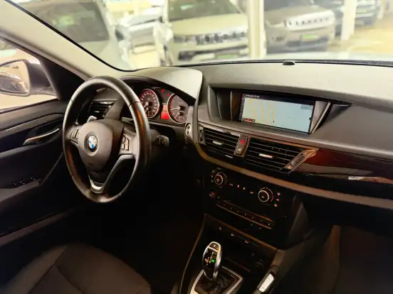BMW-X1-2.0 16V TURBO GASOLINA SDRIVE20I 4P AUTOMÁTICO BMW-X1-2013