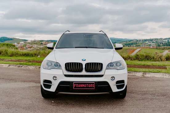 BMW-X5-2011