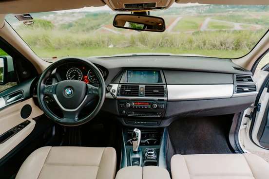 BMW-X5-2011