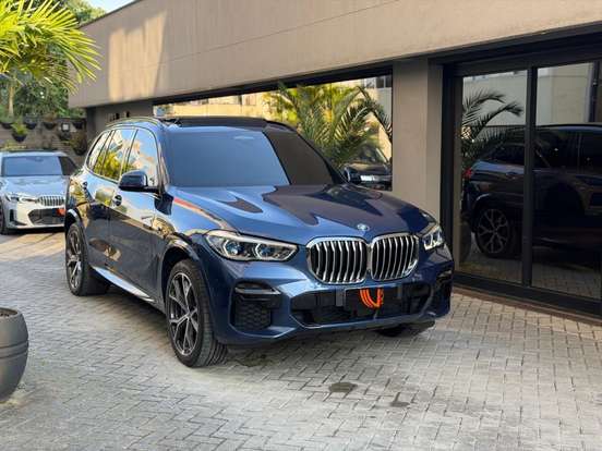 BMW-X5-2021