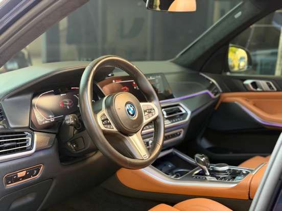 BMW-X5-2021