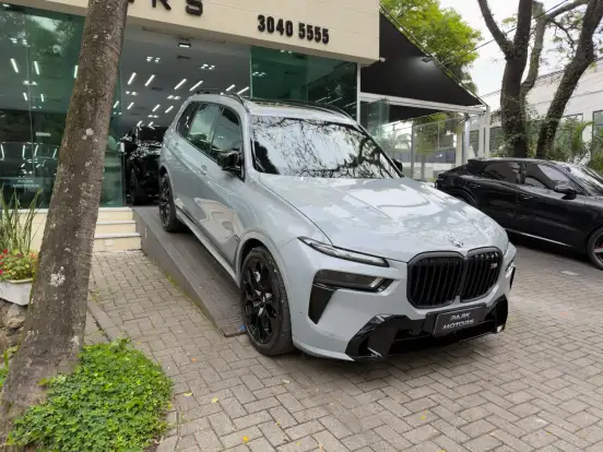 BMW-X7-4.4 V8 GASOLINA M60i STEPTRONIC BMW-X7-2023