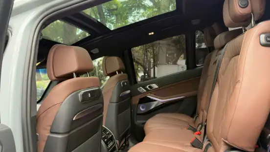 BMW-X7-2023