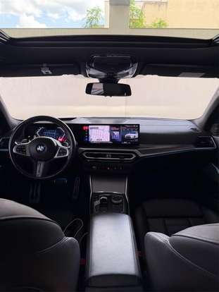 BMW-320i-2023