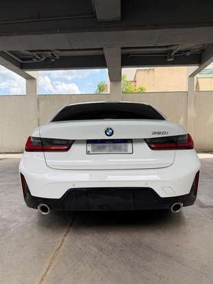 BMW-320i-2023