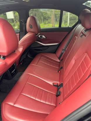 BMW-320i-2022