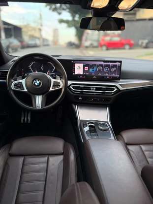 BMW-320i-2023