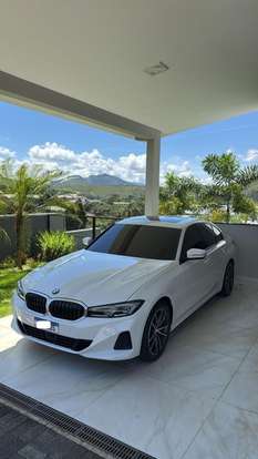 BMW-320i-2023