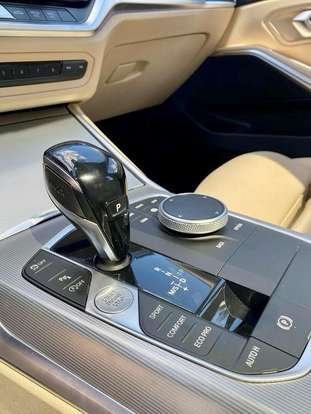 BMW-320i-2020