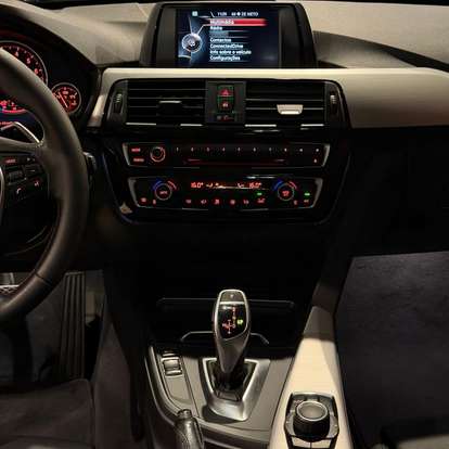 BMW-320i-2017