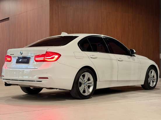 BMW-320i-2.0 SPORT 16V TURBO ACTIVE FLEX 4P AUTOMÁTICO BMW-320i-2017