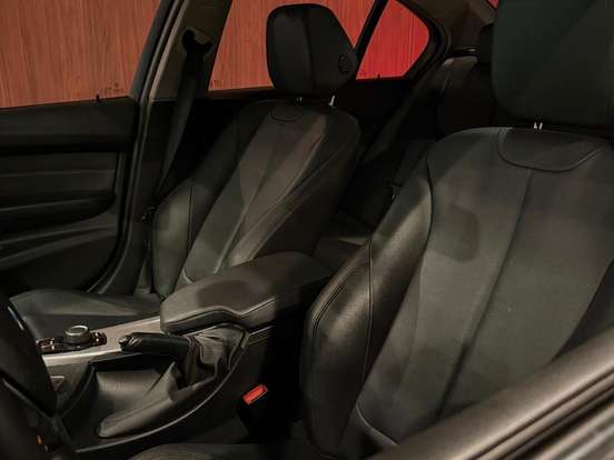 BMW-320i-2.0 SPORT 16V TURBO ACTIVE FLEX 4P AUTOMÁTICO BMW-320i-2017