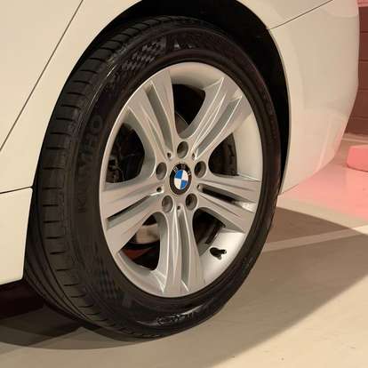 BMW-320i-2017