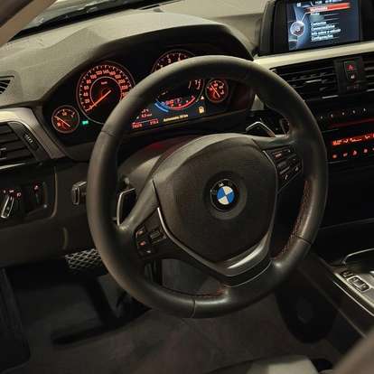 BMW-320i-2017